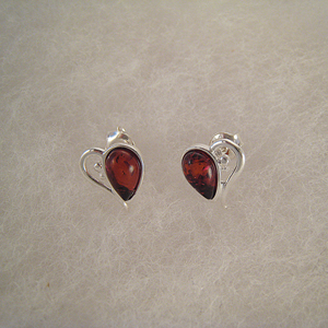 Boucles d'oreilles puce duo de coeur  - bijou ambre et argent